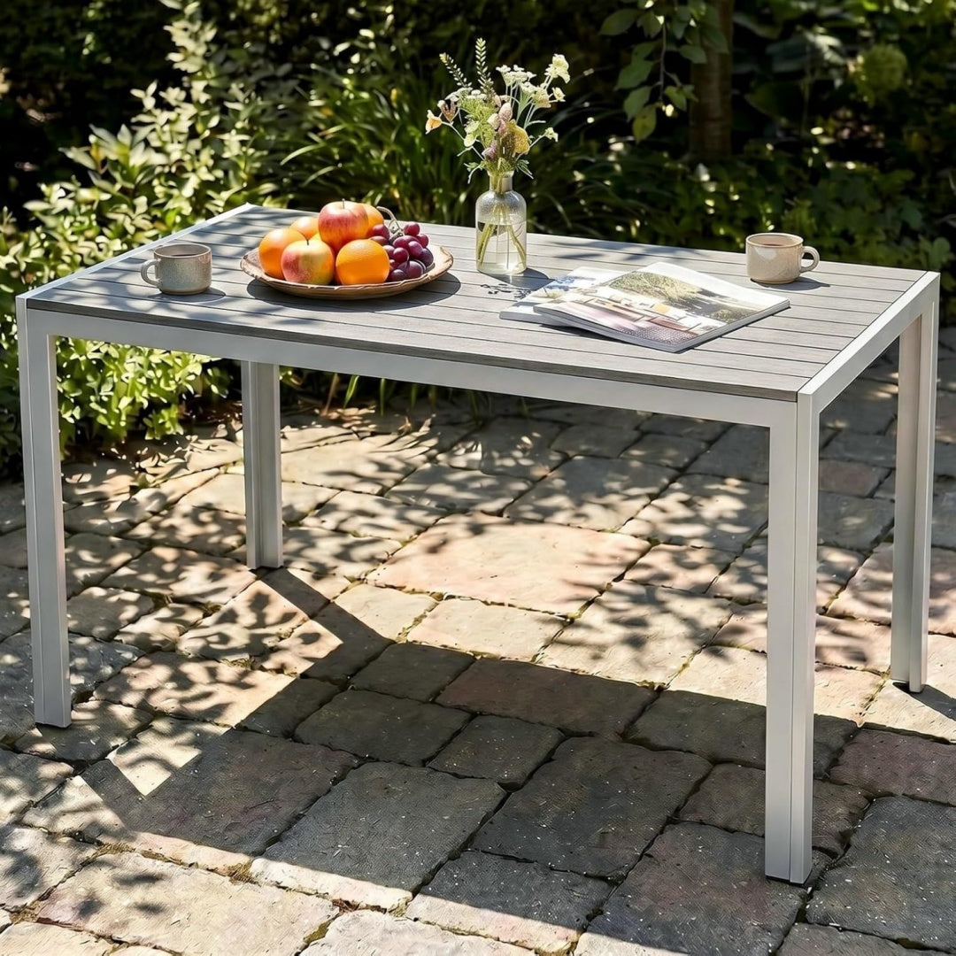Gartentisch WPC Grau 110x70 cm Balkontisch Wetterfest fuer 4-6 Personen UV-bestaendiger Terrassentisch moderner Outdoor Esstisch mit Aluminiumrahmen